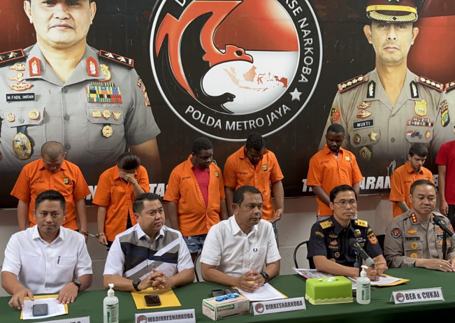 Polda Metro Ungkap Kasus Narkoba, WNA Kurir Sabu Sembunyikan 64 Kapsul dalam Perut