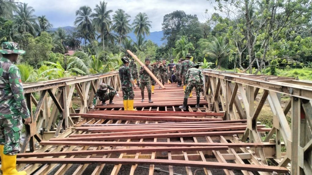 Jembatan Bailey yang dibangun TNI. [Dok Dispenda]