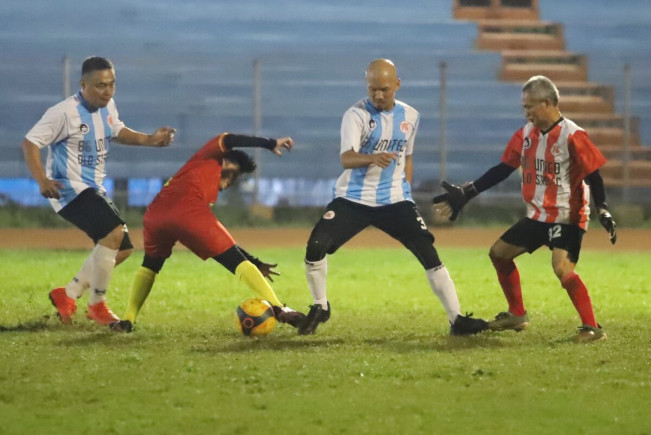 Tim 86 United Old Stars FC Taklukkan FE Trisakti