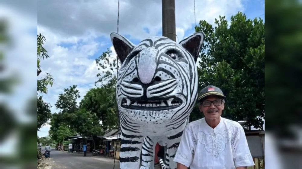 Sosok Pembuat Patung Macan Putih Kediri yang Viral, Kini Banjir Pesanan