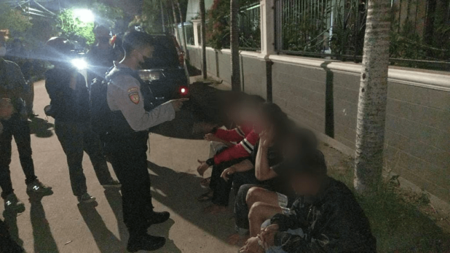 Lima Remaja Ditahan Polisi di Kebun Jeruk, Diduga Akan Tawuran