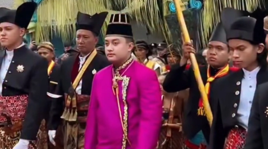 Keraton Solo : Purbaya Sah Diangkat Jadi Raja PB XIV
