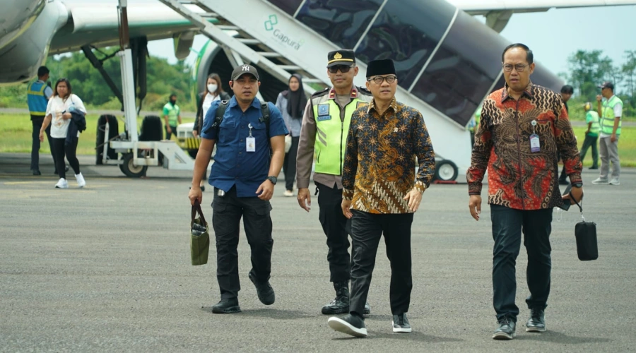 Menteri Yandri Pulang Kampung: Dijemput Gubernur Bengkulu, Dijamu Hidangan Dusun