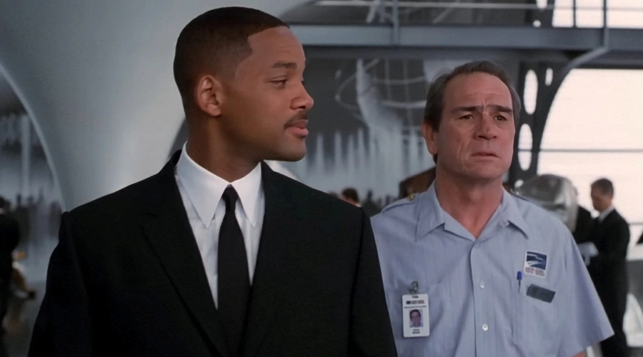 Sinopsis Film Men in Black 2: Misteri Serleena dan Batu Kucing Terbongkar