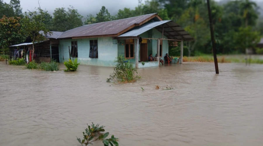 Bencana Banjir di Sumatera Utara: 8 Meninggal, Jaringan Listrik-Telekomunikasi Padam