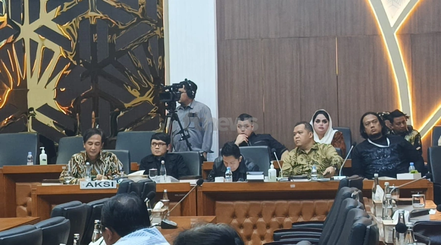 Once Mekel Guyon 'Sentil' Piyu dan Fadly: Ajaib! Beda Kubu Tapi Tetap Manggung Bareng