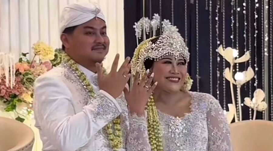 Mahar Rp110 Juta dan Emas 15 Gram, Boiyen Resmi Dinikahi Rully Anggi Akbar