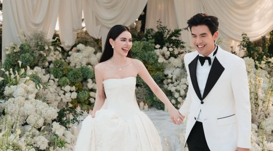 Setelah 6 Tahun Pacaran, Davika Hoorne Akhirnya Dinikahi Ter Chantavit, Bikin Baper!