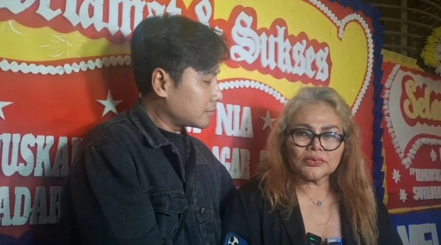 Sulit Bertemu Cucu, Eva Manurung Akui Pernah ‘Diusir Halus’ dari Rumah Inara Rusli