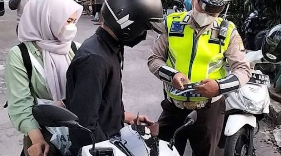 Tilang ETLE Tetap Berlaku: Benarkah Mahfud MD Minta Penghapusan Tilang Lalu Lintas ke Presiden?