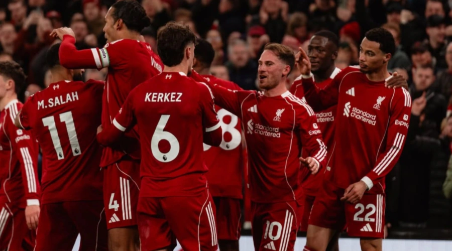 Hugo Ekitike Menggila! Liverpool Tekuk Brighton 2-0, Gol Kilat 46 Detik