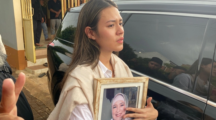 Raisa Berduka, Ungkap Detik-detik Kepergian Ibunda yang Sangat Tenang