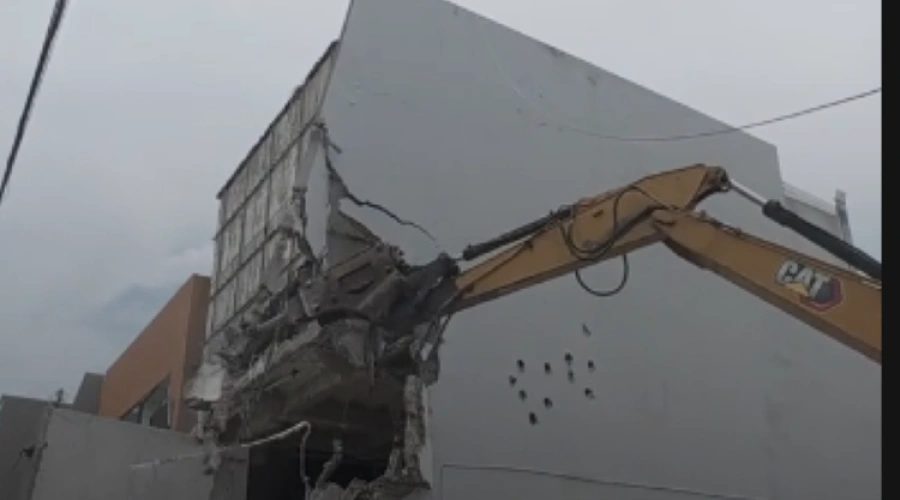 Lupakan Masa Kelam! Ahmad Sahroni Robohkan Rumahnya yang Jadi Korban Penjarahan Agustus