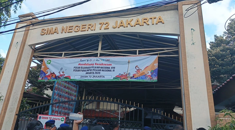 Penggeledahan Rumah Terduga Pelaku Ledakan SMAN 72: Polisi Temukan Barang Mencurigakan