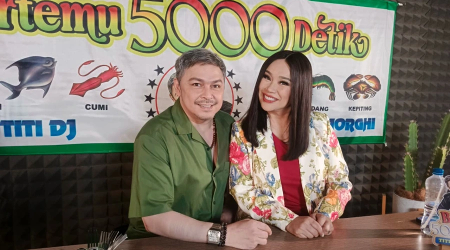 Tips Awet Muda Titi DJ & Thomas Djorghi, Pakai Skincare hingga Pola Hidup Sehat