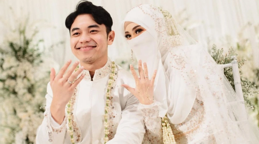 5 Potret Pernikahan Fiki Naki dan Tinandrose, Hubungan Kilat Berujung Halal