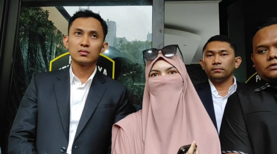Wardatina Mawa Lega Usai Diperiksa soal Dugaan Perzinaan Suami dan Inara Rusli