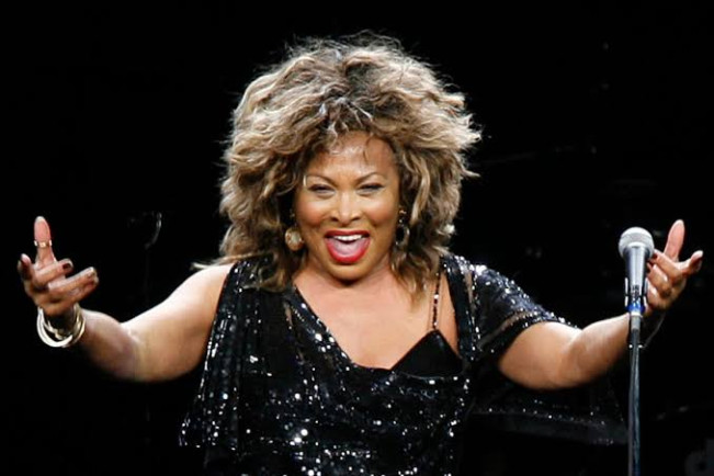Penyanyi Rock n Roll Tina Turner Meninggal Dunia