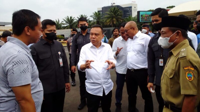 Temui Pendemo, Dasco Terima Aspirasi Soal Tuntutan Revisi UU Desa