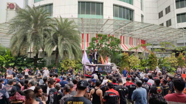 Sopir Taksi Online Gelar Demo Kenaikan BBM di Jaksel