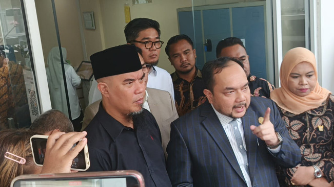Ahmad Dhani di kantor KPAI. [Foto: FTNews.co.id/Selvianus Kopong Basar]