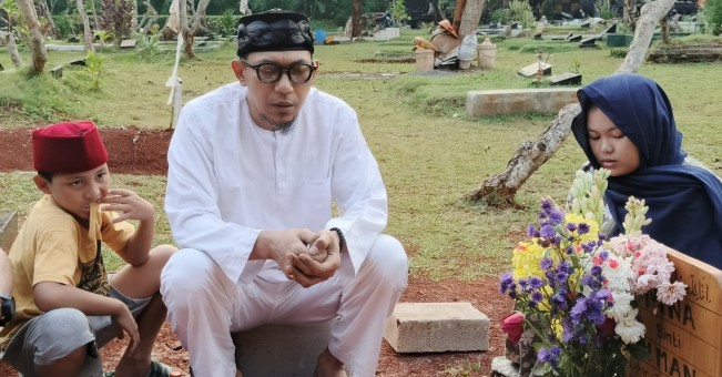 Idung Ungkap Pesan Terakhir Mpok Alpa, Tak Sanggup Lihat Baju Couple Peninggalan Almarhumah