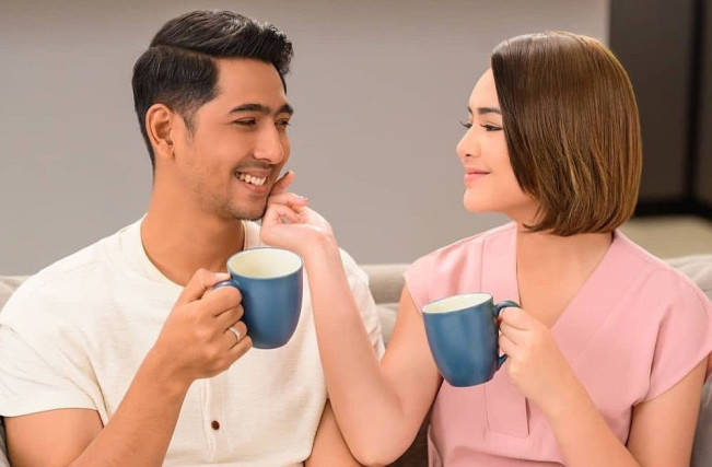 Amanda Manopo Tepergok Temani Arya Saloka ke Busan, Tutupi Wajah Pakai Masker