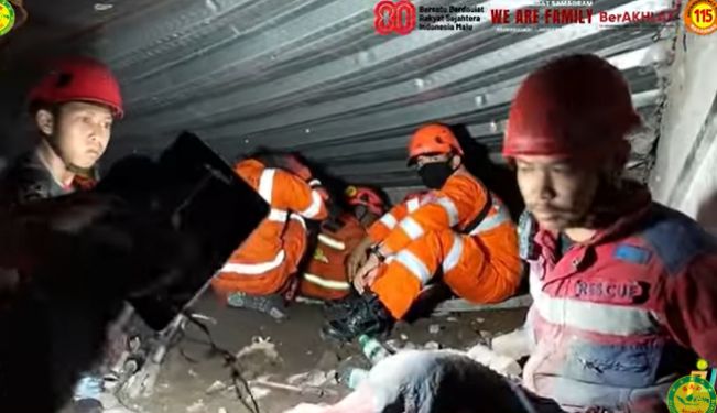 Update Tragedi Ambruk Mushalla Ponpes Al Khoziny: Korban Meninggal Sampai 37 Orang