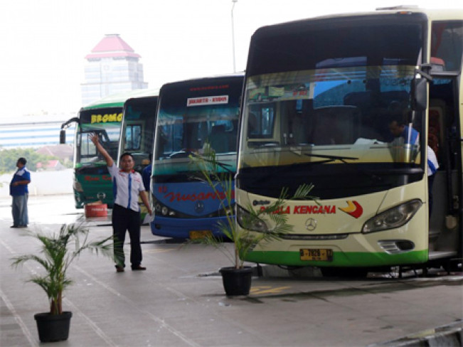 Prediksi Puncak Arus Mudik di Terminal Pulo Gebang: 28-30 Maret 2025