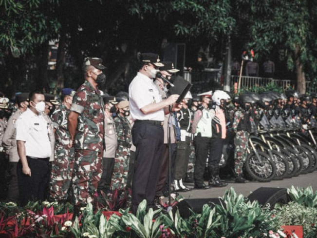 Anies: Seluruh Tempat yang Datangkan Kerumunan Harus ada Aplikasi PeduliLindungi