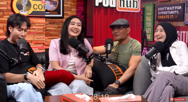 Arafah Rianti (kanan) saat jadi bintang tamu podcast Podhub. [YouTube]
