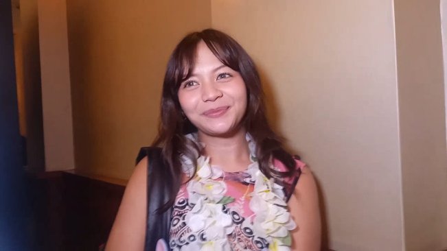 Artis Amel Carla menjajal bisnis dengan membangin kafe dan kos-kosan. [FTNews] 