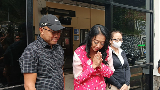 Asri Welas dan Galiech Ridha Rahardja Resmi Bercerai Jelang Ulang Tahun Pernikahan