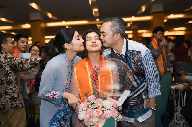 Momen Kelulusan Atqia (instagram/@nissyaa)