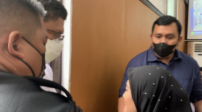 Terobos Pengamanan, Fans Ferdy Sambo Diusir dari Ruang Sidang