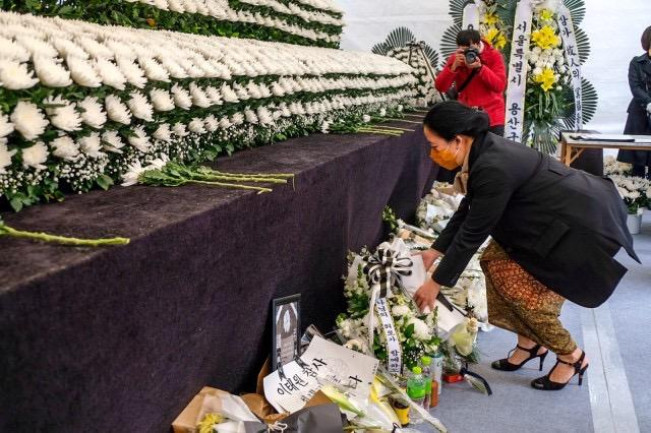 Kunjungi Lokasi Tragedi Itaewon, Puan Sampaikan Ucapan Duka Cita