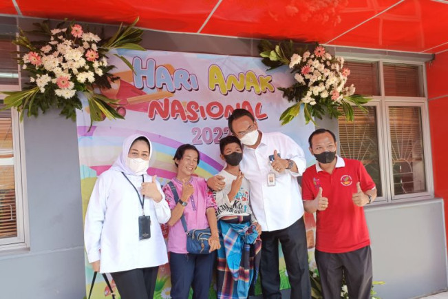 Sambut Hari Anak Kemensos Adakan Sunatan Masal