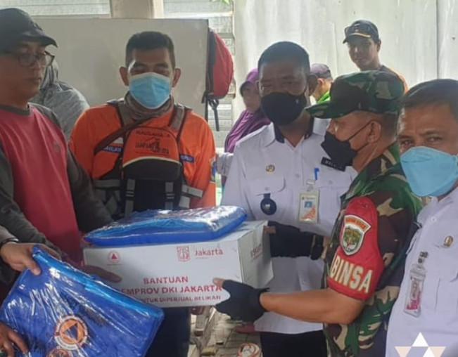 Pemprov DKI Salurkan Bantuan ke Warga Korban Banjir