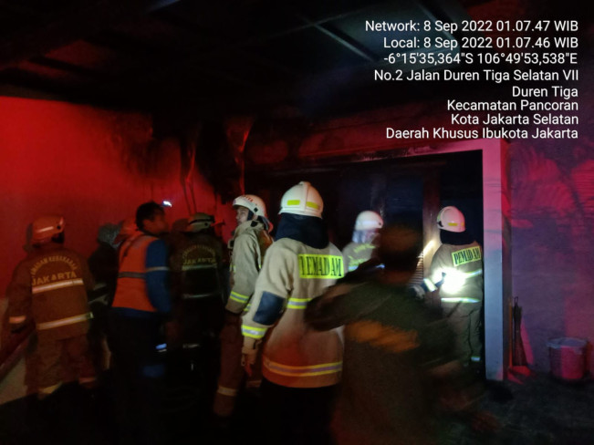 Korsleting Listrik, Satu Unit Garasi di Duren Tiga Jaksel Terbakar