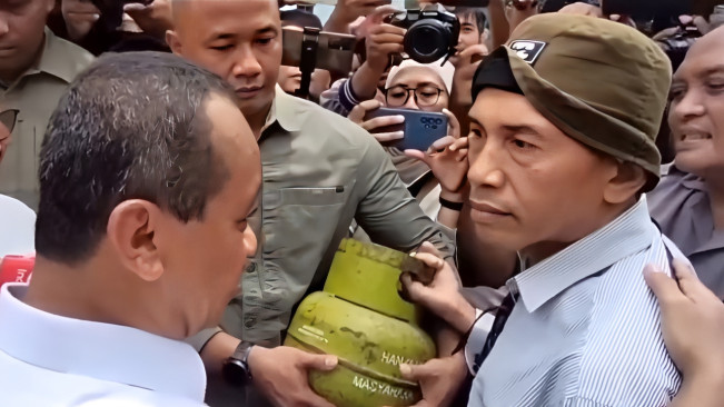LENGKAP! Begini Debat Panas Bahlil Lahadalia Versus Effendi Warga Tangsel soal Gas Elpiji 3 Kg Langka