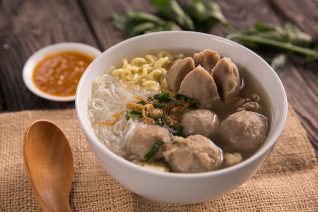 Makanan dan Minuman Ini Cocok Disantap saat Hujan, Ada Favoritmu?