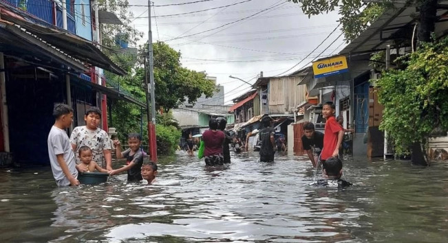 Update Banjir Jakarta: 43 RT di 16 Kelurahan Jakbar Terendam
