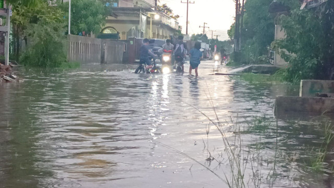 Pasar 7 Tembung Langganan Banjir, Warga Sindir Bupati Deli Serdang Asri Tambunan Kebanyakan Ngonten