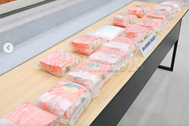 Barang bukti paket sabu yang total beratnya hampir 15 Kg/Foto: Instagram Polda Riau