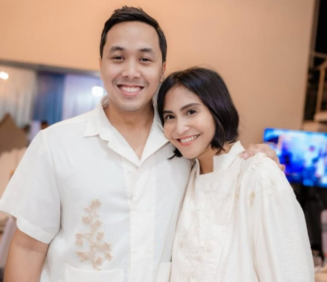 Momen keakraban Barry Tamin dan istri Caca Tengker. Barry Tamin baru saja diangkat menjadi Komisaris Sarinah. [Instagram]