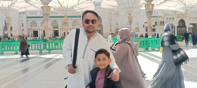 Bambang, Anak Bebi Romeo Happy Banget Diajak Umrah
