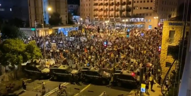 Netanyahu Bakal 'Dinepalkan'? Rumahnya Diserbu Demonstran Keluarga Sandera