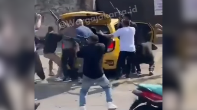 Viral Bentrok Antar Kelompok Bawa Senapan di Kemang