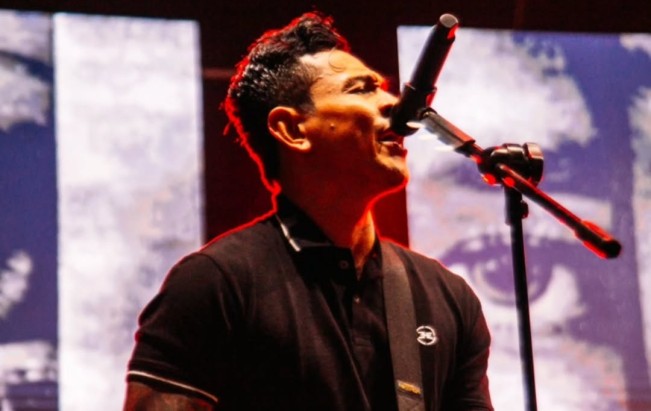 Bobby Lempar Mic Saat Manggung Merdeka Fest 2025, Begini Klarifikasi SID