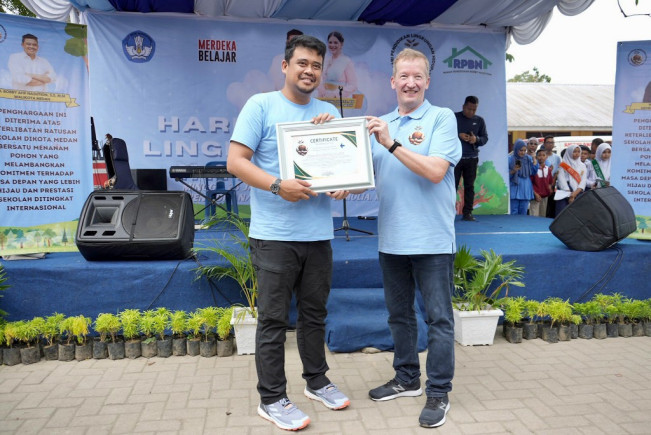 Bobby Nasution Dapat Penghargaan dari Komunitas Lingkungan Hidup Internasional